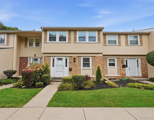 5256 Breeze Hill Pl, Troy, MI, 48098-2721 | Card Image