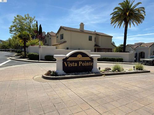 910 Vista Pointe Dr, San Ramon, CA, 94582-4964 | Card Image