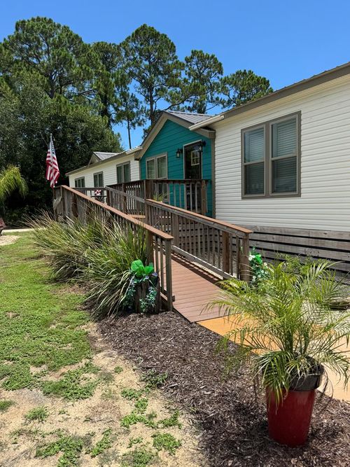 511 Ne Avenue H, Carrabelle, FL, 32322-8828 | Card Image