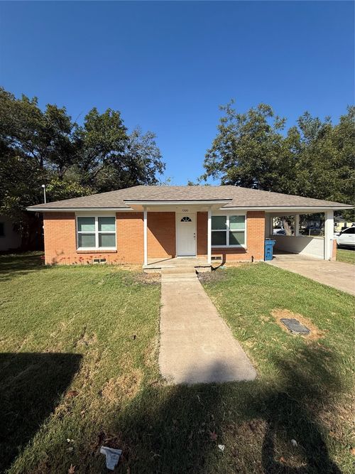 1300 S Madison St, Kaufman, TX, 75142-2953 | Card Image