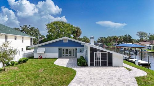 1940 Nw 18th St, Crystal River, FL, 34428-5074 | Card Image