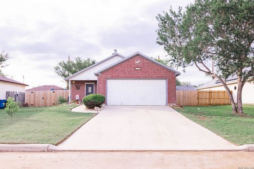 1512 Sandra Cir, Pleasanton, TX, 78064-3816 | Card Image