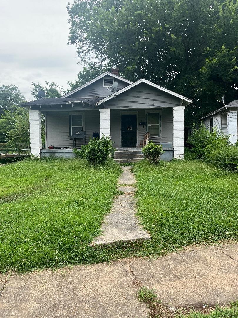 Krayer St, Memphis, TN 38106