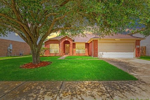 2210 Elm Forest Dr, Pearland, TX, 77584-3131 | Card Image