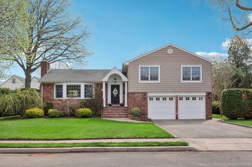 137 Weyford Terrace, Hempstead, NY, 11530 | Card Image