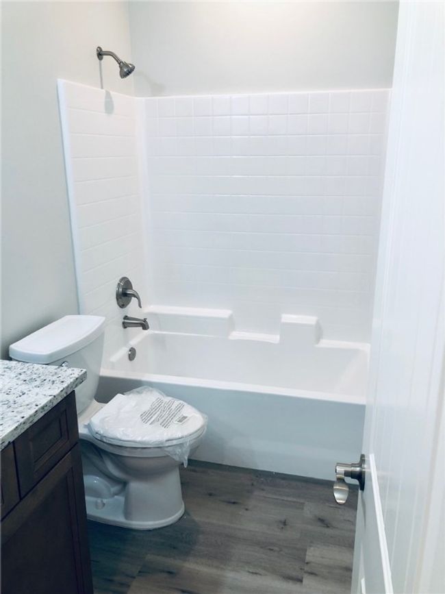 Bathroom | Image 19