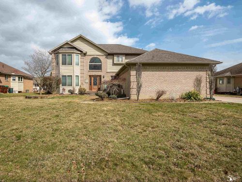 20087 Herzog Dr, Rockwood, MI, 48173-8627 | Card Image