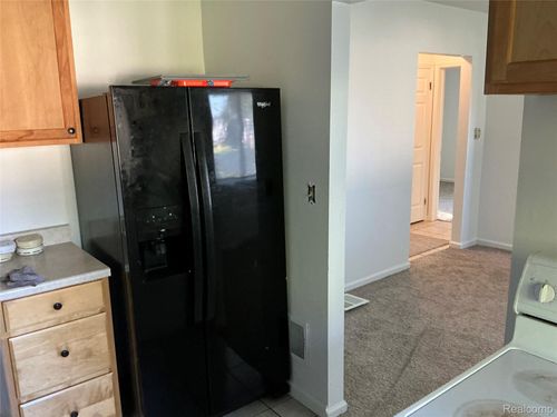 288 Hughes Ave, Pontiac, MI, 48341-2448 | Card Image