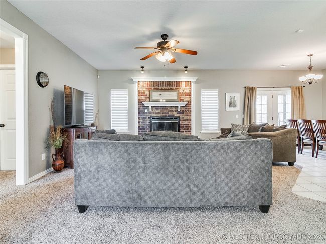 2018 Briarwood St, House other with 3 bedrooms, 2 bathrooms and null parking in Stroud OK | Image 18