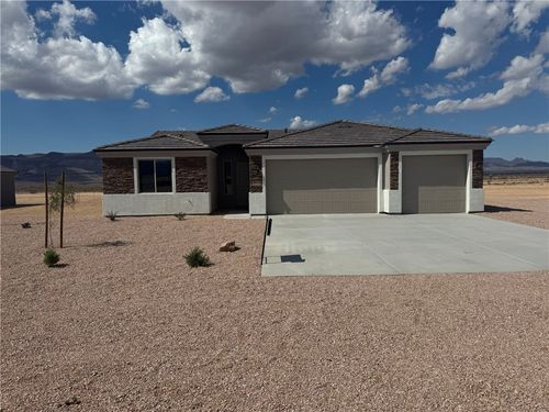 10643 S Black Mesa Dr, Yucca, AZ, 86438 | Card Image