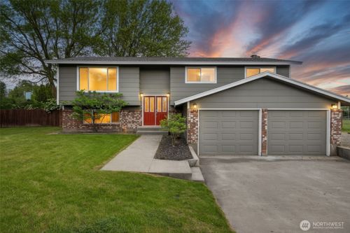 526 S Taft St, Kennewick, WA, 99336-9502 | Card Image