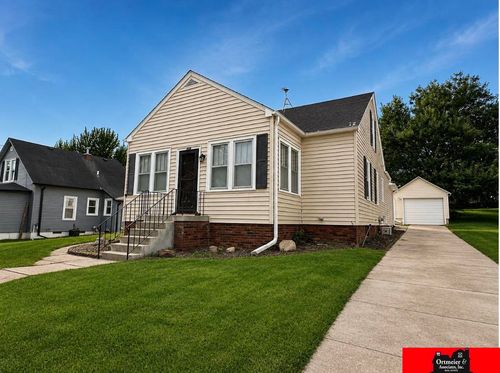 605 9th St, Wisner, NE, 68791-2311 | Card Image