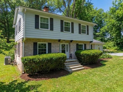 12104 Linden Street, Meadowview, VA, 24361 | Card Image