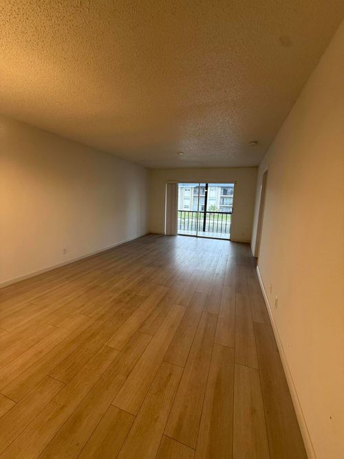 206-7925 Colony Cir S, Tamarac, FL, 33321-3999 | Card Image