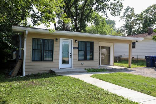 2413 20th St, North Chicago, IL, 60064-2407 | Card Image
