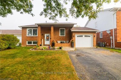 7 Fieldgate Dr, House other with 6 bedrooms, 2 bathrooms and 3 parking in Brantford ON | Image 1