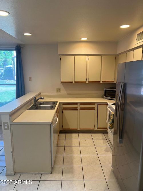 1068-1717 E Union Hills Dr, Phoenix, AZ, 85024-3035 | Card Image