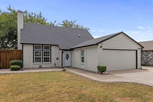 2304 Crestmeadow St, Denton, TX, 76207-1639 | Card Image