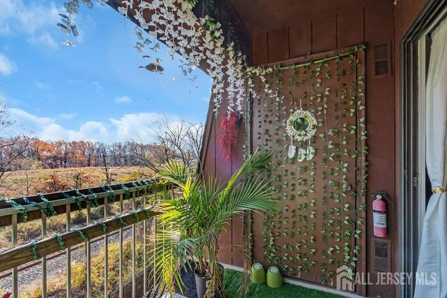 72C - 72 Golden Sq, Townhouse with 2 bedrooms, 2 bathrooms and null parking in Woodbridge NJ | Image 20