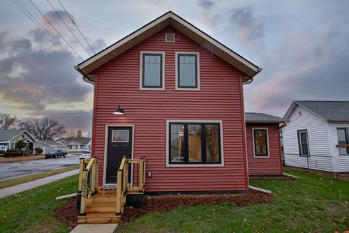 602 E Sanborn St, Winona, MN, 55987-4307 | Card Image