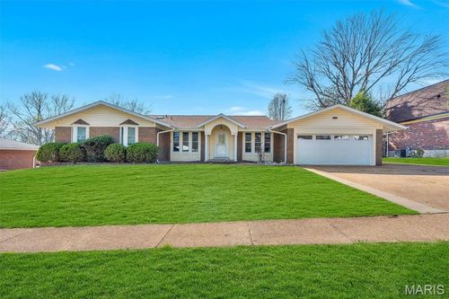 1531 Heirloom Ct, Saint Louis, MO, 63146-4311 | Card Image