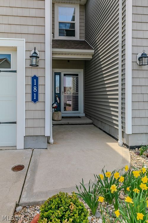 181 Larimar Dr, Willowick, OH, 44095-5212 | Card Image