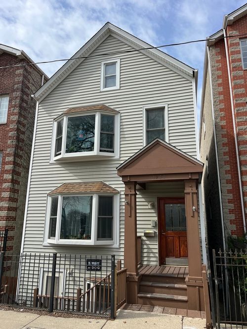 1340 N Cleaver Street, Chicago, IL, 60642 | Card Image