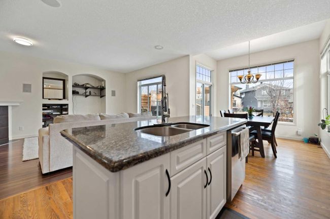 1260 Everridge Drive Sw, Home with 5 bedrooms, 3 bathrooms and 5 parking in Calgary AB | Image 14