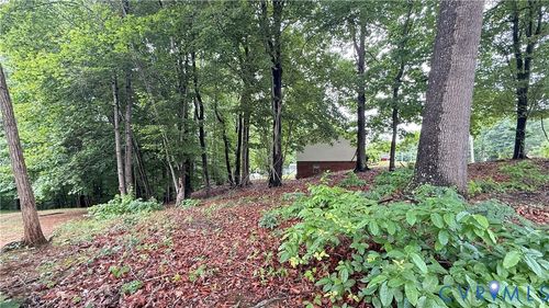 102 Dogwood Ct, Martinsville, VA, 24112-5129 | Card Image
