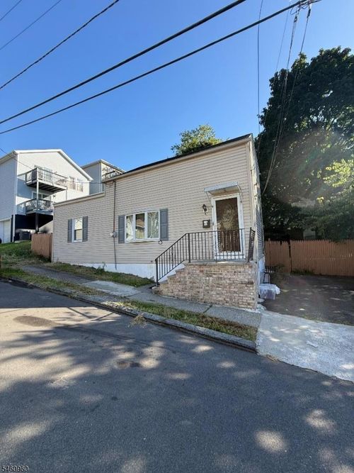 316 Caldwell Ave, Paterson, NJ, 07501-3331 | Card Image