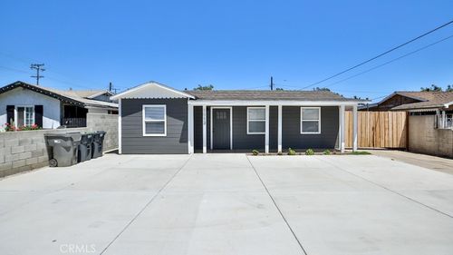 1113 S Golden West Ave, Santa Ana, CA, 92704-3203 | Card Image