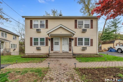 30 Stoneycrest Dr, Meriden, CT, 06450-2454 | Card Image