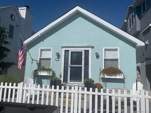 65 Virginia Ave, Long Beach, NY, 11561-1431 | Card Image