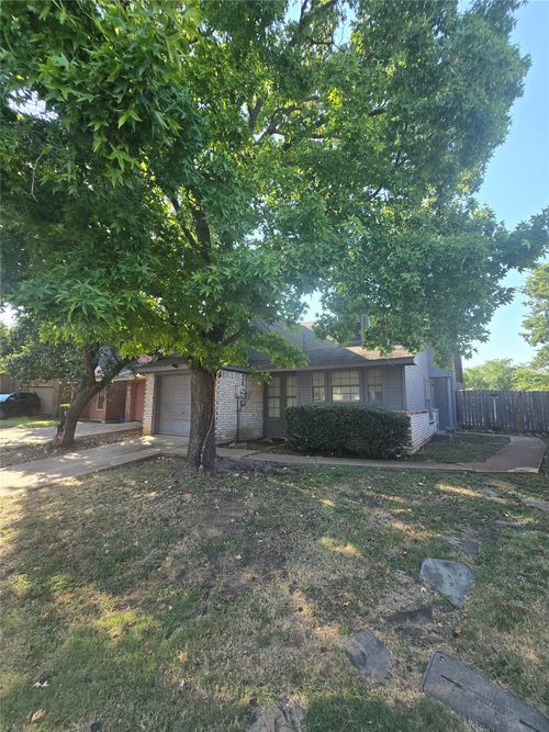 919 Gaynor Ave, Duncanville, TX, 75137-4723 | Card Image