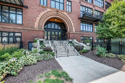 bldg-0-600 Broadway Ave, Grand Rapids, MI, 49504-7305 | Card Image