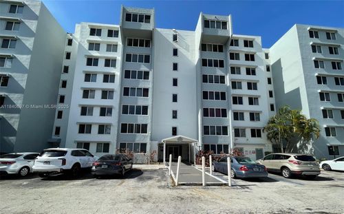 apt-c105-9001 Sw 77th Ave, Miami, FL, 33156-7614 | Card Image