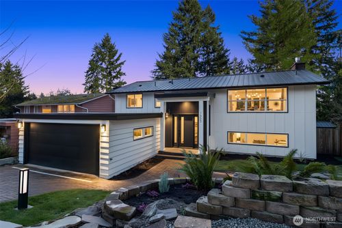 1023 109th Ave Se, Bellevue, WA, 98004-6819 | Card Image