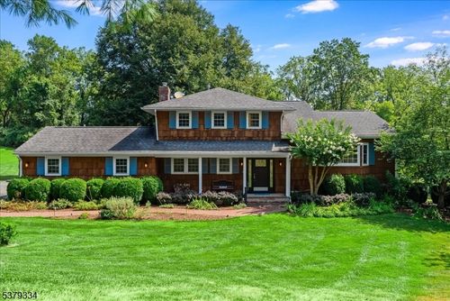 6 Serpentine Dr, Clinton, NJ, 08809-1027 | Card Image