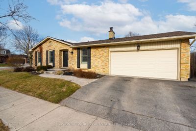 1386 Hastings Dr, House other with 3 bedrooms, 3 bathrooms and 4 parking in London ON | Image 1