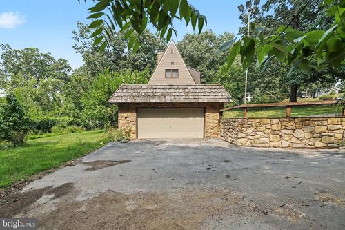299 Mushroom Hill Rd, HARRISBURG, PA, 17111-5130 | Card Image