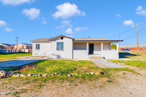 2494 Nadene St, Mojave, CA, 93501 | Card Image