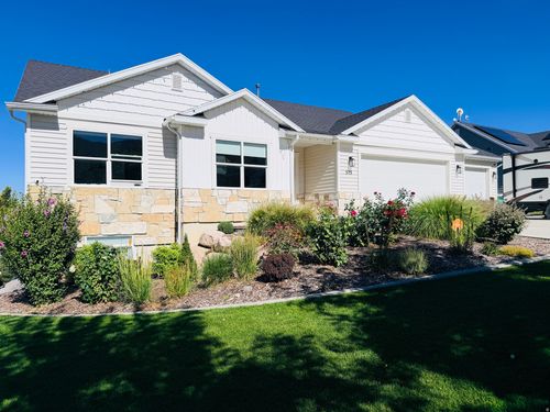 575 N 750 E, Hyde Park, UT, 84318-3357 | Card Image