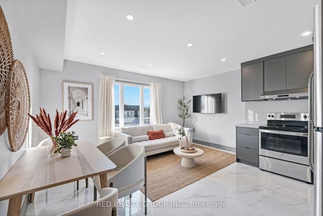 77 Millicent St, Home with 7 bedrooms, 3 bathrooms and null parking in Toronto ON | Image 4