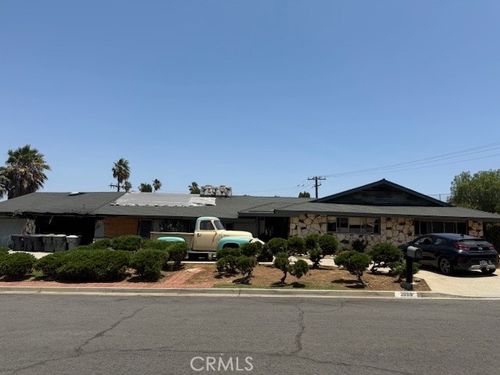 2089 Monterey Peninsula Dr, Corona, CA, 92882-8630 | Card Image