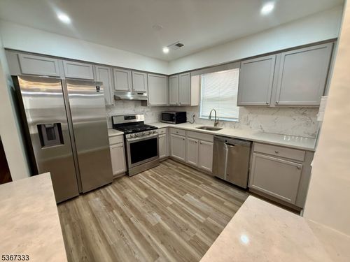 15 Seymour Ave, Newark, NJ, 07108-1514 | Card Image