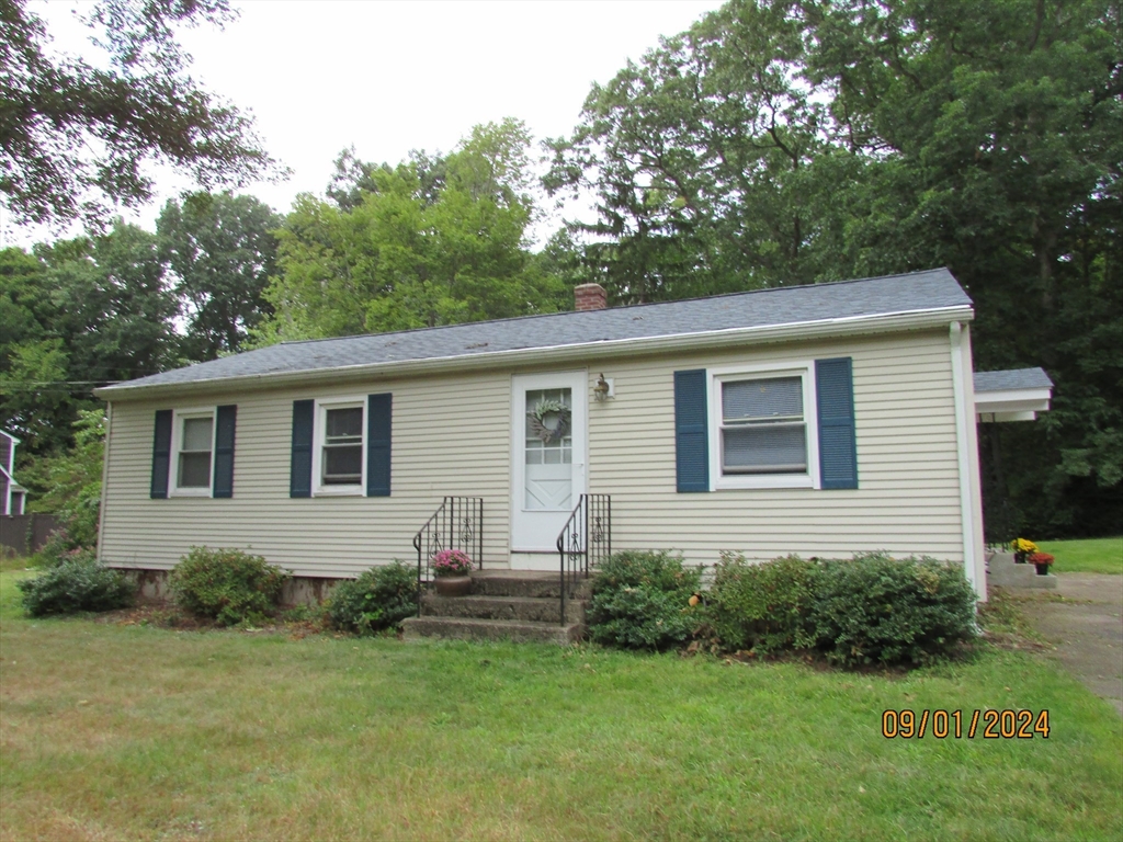 Hoppin Hill Ave, North Attleboro, MA 02760