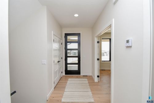 1504 W Bennett Dr Drive, Brandon, SD, 57005 | Card Image