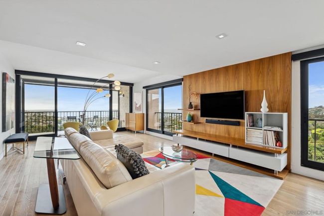 UNIT-1205 - 2500 Torrey Pines Rd, Condo with 2 bedrooms, 2 bathrooms and 2 parking in La Jolla CA | Image 5