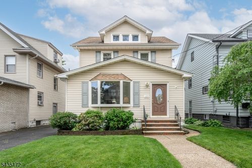 120 Galloping Hill Rd, Roselle Park, NJ, 07204-2411 | Card Image