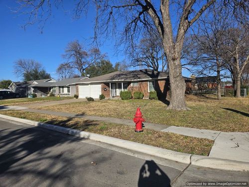 12106 Brisbane Ave, Farmers Branch, TX, 75234-6526 | Card Image